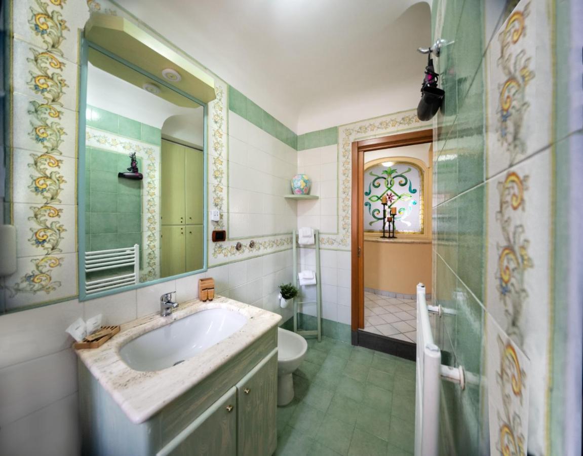 Bed and Breakfast La Finestra Sul Mare Isquia Exterior foto