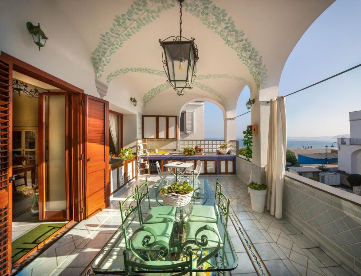 Bed and Breakfast La Finestra Sul Mare Isquia Exterior foto