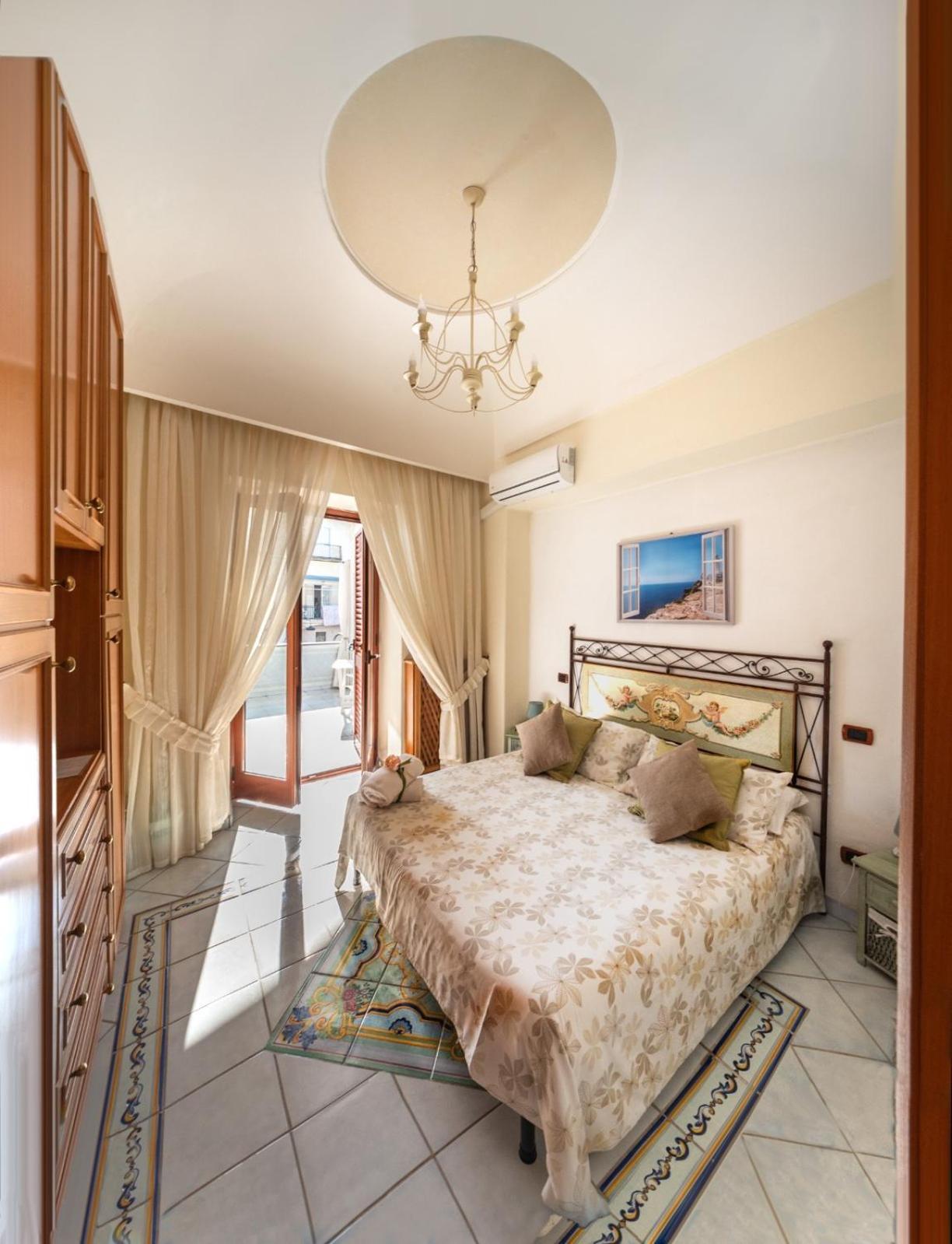 Bed and Breakfast La Finestra Sul Mare Isquia Exterior foto